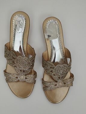 Bolaro Gold Slip On Sandals With Small Rhinestones  Sz 8.5